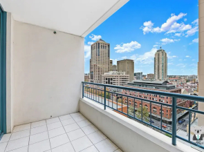 Kozyguru | Haymarket Syd | Overly Warm | 1 Bed Apt