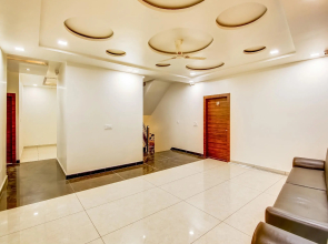 Capital O 75958 Hotel Paris Inn