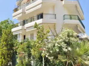 Kosta's Family House