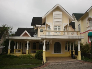 Villa Kota Bunga Azalea