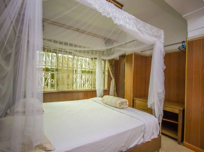 Hibis Hotel