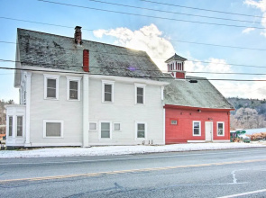 Comfy Ludlow Apartment ~ 3 Mi to Okemo Resort