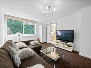 Gatewick Duplex Serviced Apartment