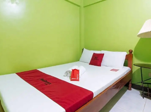 RedDoorz Plus near Municipality of Luisiana Laguna