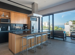 Sail View-709 Spacious Condo Romantic Zone Ocean Views