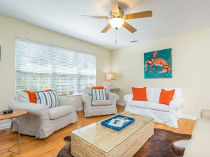 The Flying Pigs Cottage by Tybee Vacation Rentals