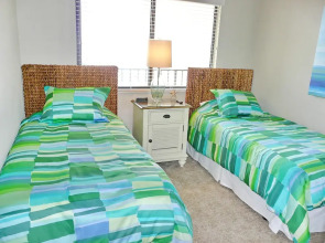 Charming Beachfront Condo With Pool, spa and Views