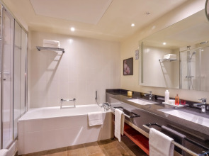 Отель Clarion Paris CDG Airport