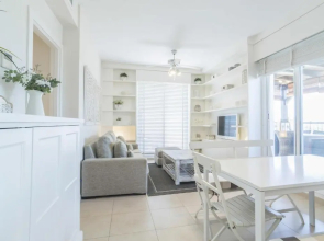 SUNSET Candor Home free parking by Cadiz4Rentals