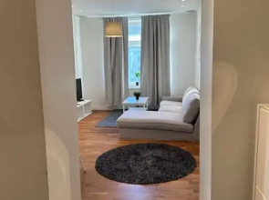 Luxury Apartment in City Hotspot