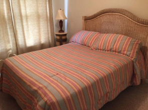 Sandy Toes 3 Bedroom Home by RedAwning