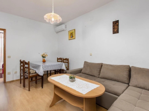 Beautiful Apartment in Kornic With 2 Bedrooms and Wifi