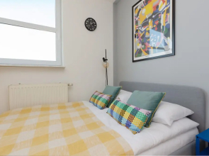 Trendy Warsaw Apartment by Renters
