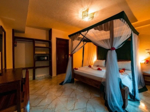 Palumbo Waves Resort