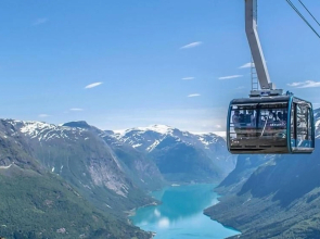 Stryn House Apartments & Hotel