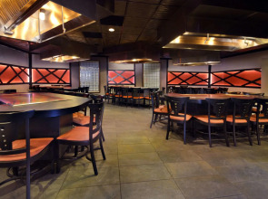 Rosen Inn, closest to Universal