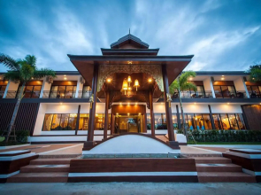 Moon Terrace Resort & Hotel