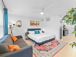 Prime Soco Cute Studio w Laundrywifi 7 Min to DT