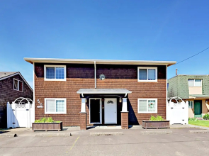 645 N Pacific St Townhouse Unit B 1 Bedroom 1 Bathroom Townhouse