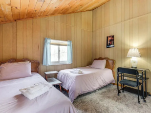 Near Hiking & Skiing: Home in Wilmington!
