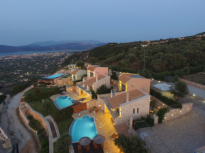 Thea Thalatta Luxury Villas