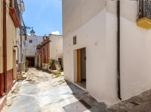 3482 Vico dei Mille by Barbarhouse