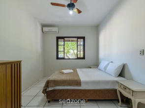 3BR Home w/ BBQ 140m From the Beach Rae0126