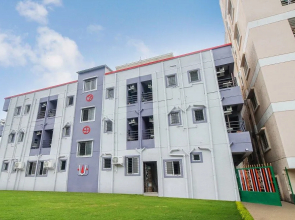 Oyo 42962 Alok Hotel