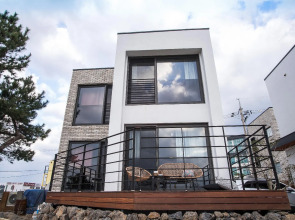 Aewol Bada Town House