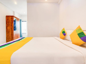 Itsy Hotels Vijaya Comforts, with BAR & restaurant