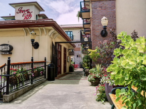 Inn at the 5th