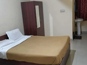 iROOMZ Hotel Vishwa Lodging