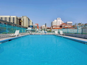 Hollywood Vermont Sunset Travelodge