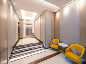 Yiduoyuepin Hotel (Fengcheng Railway Station Jianyi Avenue)