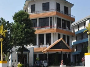 Mid Way Resort