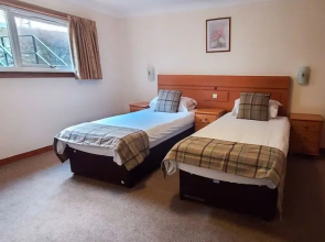 Loch Rannoch Highland Club Red Squirrel Lodge 03