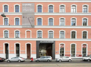 MUZETA11 Top 32 and 33 -Modern Town Apartment with Balcony
