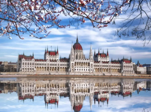 120M2 LUXURY CONDO with SAUNA, JACUZZI, CINEMA In Downtown Budapest