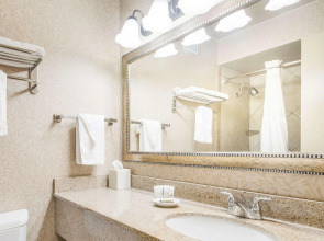 Red Lion Hotel Portland Airport