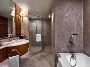 Renaissance Kuala Lumpur Hotel & Convention Centre