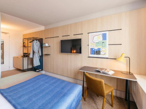 Rosen Inn, closest to Universal