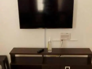 Lovely &Executive 1BD with free parking &WIFI