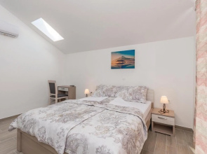 Amazing Apartment in Biograd na Moru With Wifi and Outdoor Swimming Pool