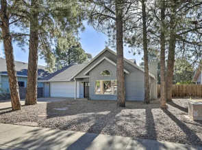 Modern Flagstaff Retreat ~ 4 Mi to Downtown!