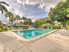 Sunny Sarasota Oasis w/ Private Screened Lanai
