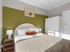 Prickly Pear Stays - Plympton