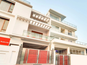 Collection O 67986 Pratik Inn