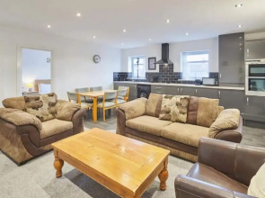 Jackson Court Apartment 3