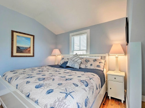 'captain's Quarters' Updated Provincetown Apt