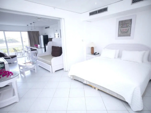 Studio in Lowlands, With Wonderful sea View, Shared Pool, Furnished Balcony